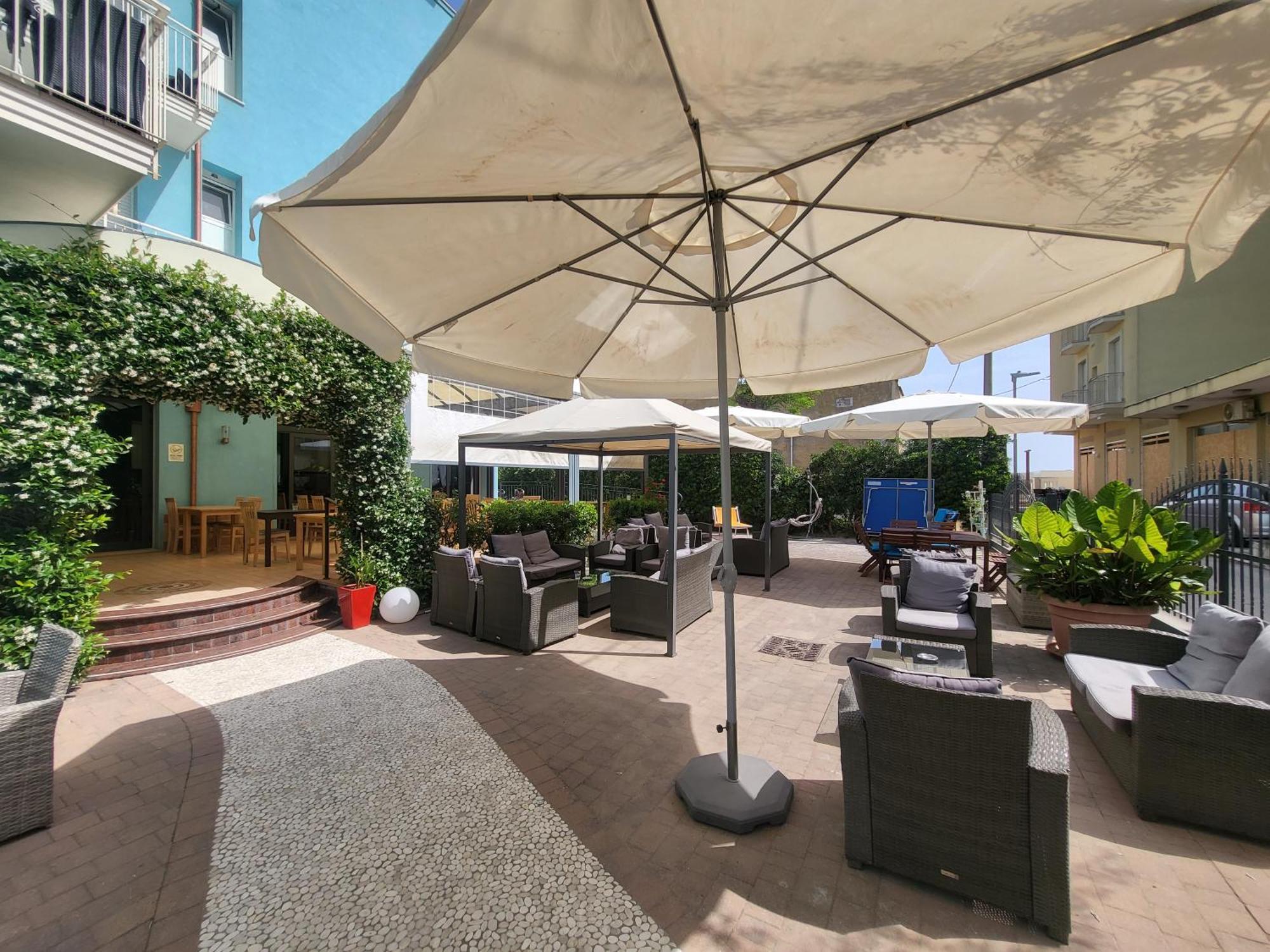 Art Hotel La Perla Bellaria-Igea Marina Exterior photo